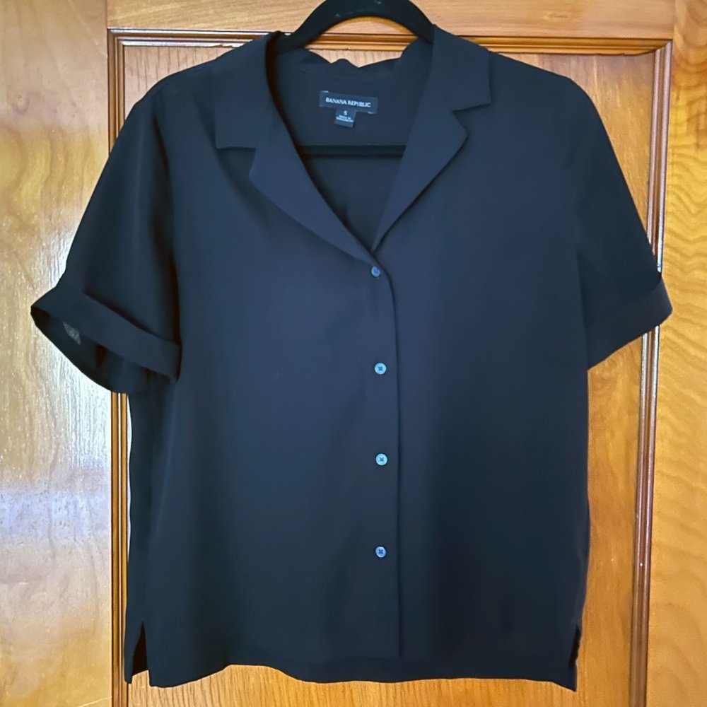 Banana Republic Women’s Camp shirt, size S